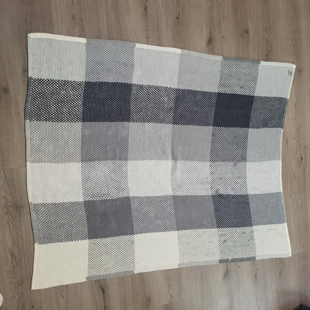 MUUTO‎ Loom Throw Modern Checkered Throw Blanket Gray White Scandinavian Design